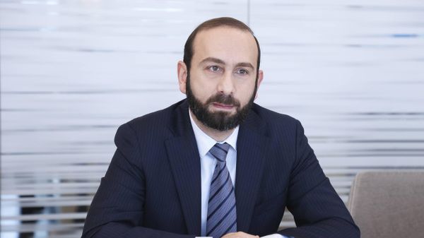 Министр иностранных дел Арарат Мирзоян на встрече с заместителем Генерального секретаря ООН Розмари ДиКарло (15 декабря 2022). Нью-Йорк - Sputnik Армения