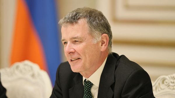 Премьер-министр Никол Пашинян принял главу Секретной разведывательной службы Великобритании Ричарда Мура (16 декабря 2022). Еревaн - Sputnik Армения