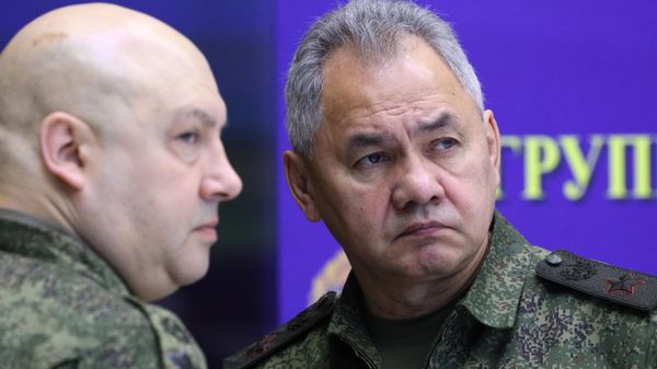 Сергей Суровикин и Сергей Шойгу - Sputnik Армения