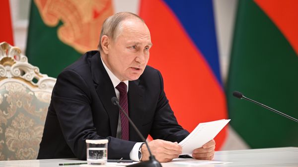 Президент РФ Владимир Путин во время совместного заявления с президентом Белоруссии Александром Лукашенко по итогам российско-белорусских переговоров (19 декабря 2022). Минск - Sputnik Армения