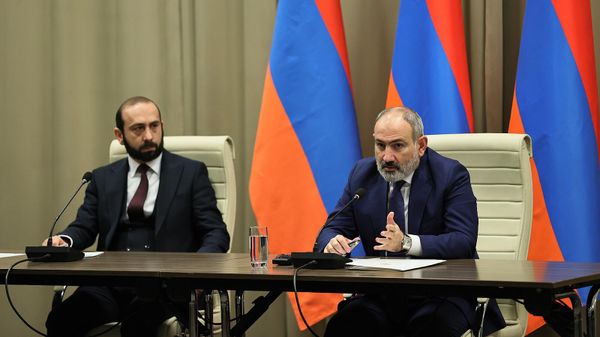 Премьер-министр Никол Пашинян встретился с центральным аппаратом Министерства иностранных дел и руководителями органов дипломатической службы РА в зарубежных странах (20 декабря 2022). Джермук - Sputnik Армения