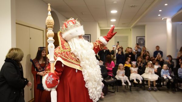 Վոլոգոդայից ժամանած Ձմեռ պապի շրջագայությունը Երևանում - Sputnik Արմենիա
