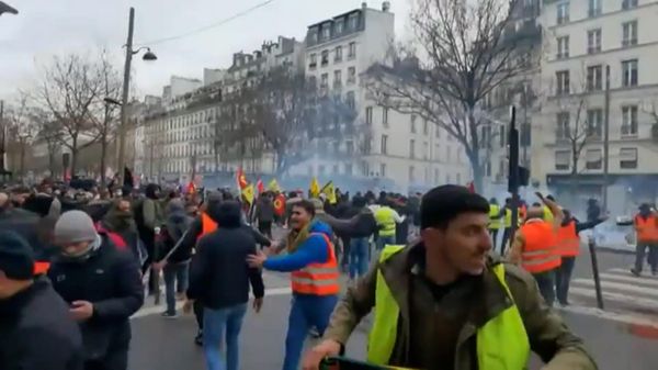 Беспорядки в Париже после стрельбыв курдском культурном центре возобновились - Sputnik Армения