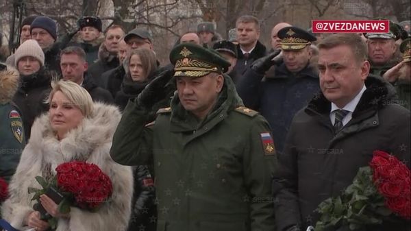 Шойгу принял участие в открытии памятника погибшему главе МЧС, Герою России Евгению Зиничеву - Sputnik Армения
