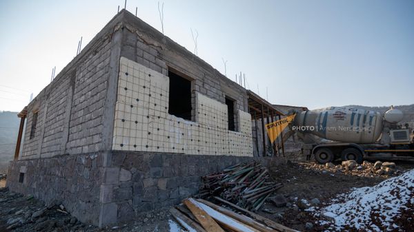 Строящийся дом в новом квартале села Шурнух, Сюникская область - Sputnik Армения