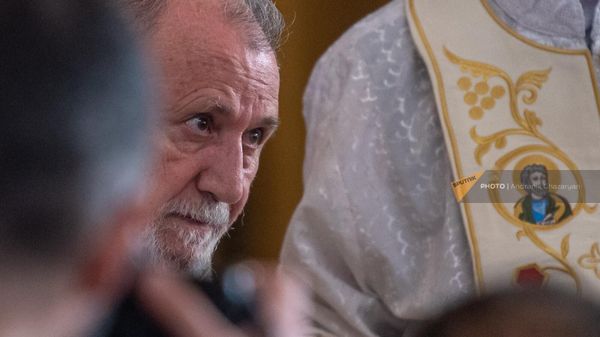 Католикос Гарегин Второй во время Рождественской литургии в церкви Сурб Григор Лусаворич (6 января 2023). Еревaн - Sputnik Армения