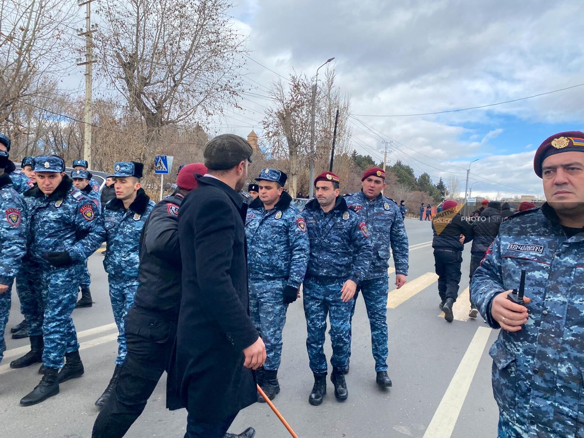Полиция задерживает участников антироссийской акции (8 января 2023). Гюмри - Sputnik Արմենիա, 1920, 08.01.2023