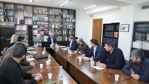 Замминистра ОНКС Араксия Сваджян встретилась с представителями военно-патриотических организаций для обсуждения дальнейших перспектив сотрудничества (10 января 2023). Еревaн - Sputnik Армения