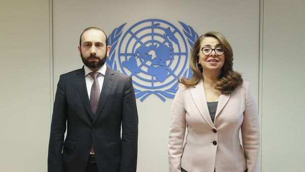 Министр иностранных дел Арарат Мирзоян встретился с Гендиректором отделения ООН в Вене и исполнительным директором управления ООН по контролю над наркотиками и предотвращению преступности Гадой Фатхи Вали (16 января 2023).  - Sputnik Армения