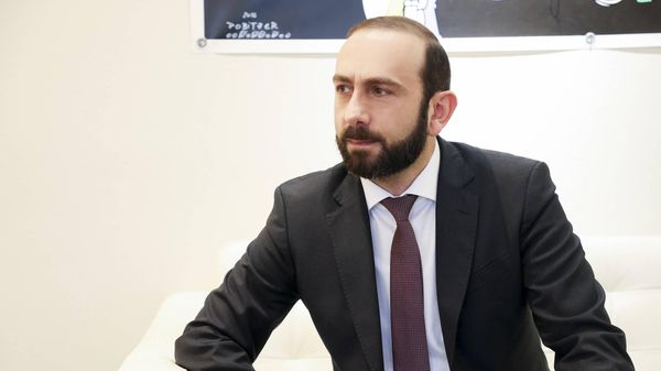 Министр иностранных дел Арарат Мирзоян встретился с федеральным министром Европы и иностранных дел Австрии Александром Шалленбергом (17 января 2023). Вена - Sputnik Армения