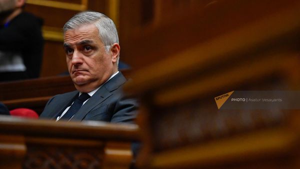 Вице-премьер Мгер Григорян во время правительственного часа в Парламенте Армении (18 января 2023). Еревaн - Sputnik Արմենիա
