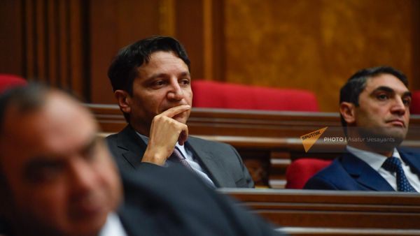 Министр финансов Ваге Ованнисян во время правительственного часа в Парламенте Армении (18 января 2023). Еревaн - Sputnik Армения
