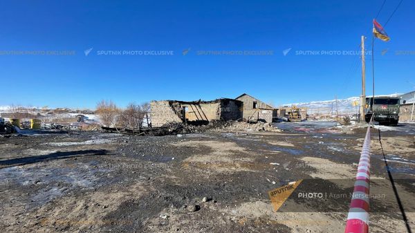 Сгоревшая воинская часть в селе Азат. где погибли 15 солдат (19 января 2023). Гегаркуник - Sputnik Армения