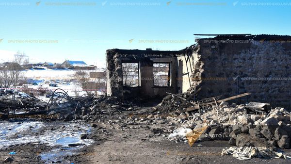 Сгоревшая воинская часть в селе Азат. где погибли 15 солдат (19 января 2023). Гегаркуник - Sputnik Армения