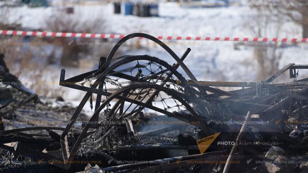 Сгоревшая воинская часть в селе Азат. где погибли 15 солдат (19 января 2023). Гегаркуник - Sputnik Армения