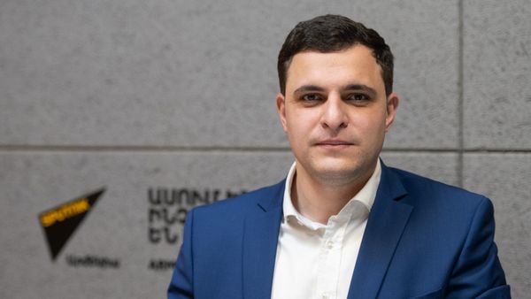Политолог Сергей Мелконян в гостях радио Sputnik - Sputnik Армения