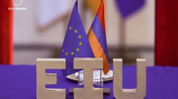Флажки Армении и ЕС - Sputnik Армения