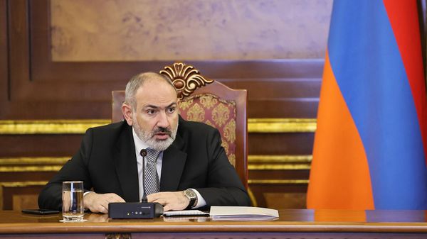 Премьер-министру Николу Пашиняну представлен отчет о деятельности Фонда государственных интересов Армении (25 января 2023). Еревaн - Sputnik Армения