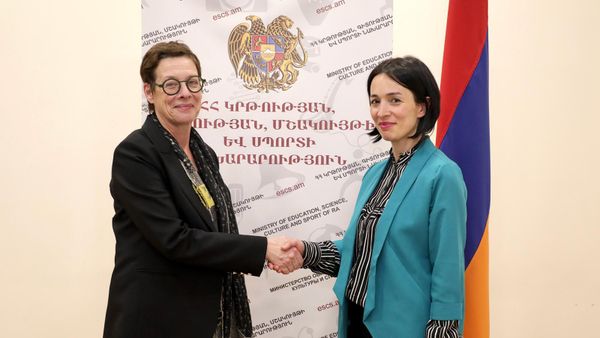 Անն Լույոն ու Ժաննա Անդրեասյանը - Sputnik Արմենիա