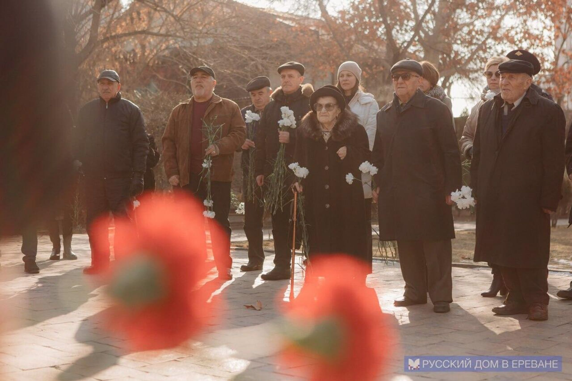 Возложение цветов к памятнику Детям блокадного Ленинграда в память жертв блокады Ленинграда (27 января 2023). Еревaн - Sputnik Армения, 1920, 27.01.2023