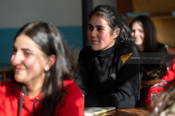 Նորատուսի թիվ 2 միջնակարգ դպրոցի աշակերտ Իվետա Ստեփանյանը - Sputnik Արմենիա
