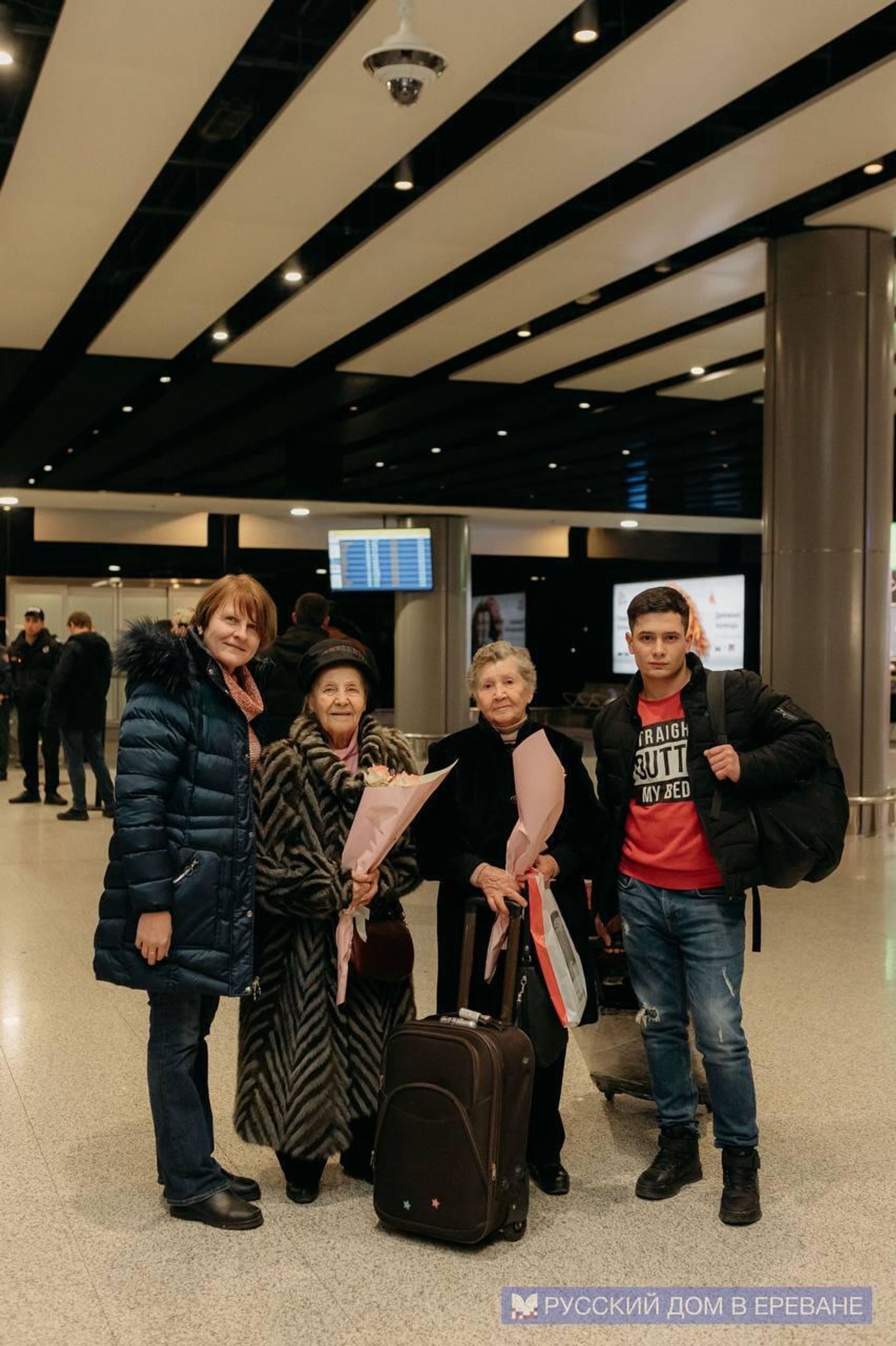 Блокадницы Галина Фёдорова и Галина Петухова венулись из Санкт-Петербурга (30 января 2023). Ереван - Sputnik Արմենիա, 1920, 06.05.2025