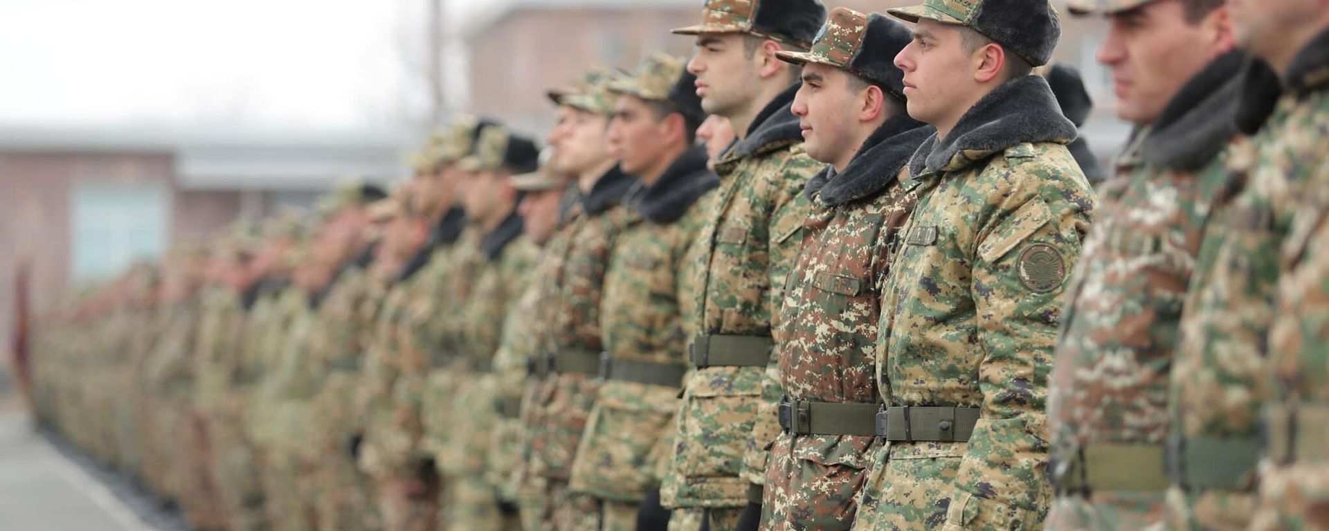 Армянские военнослужащие на учебном построении в воинской части МО - Sputnik Армения, 1920, 15.01.2024