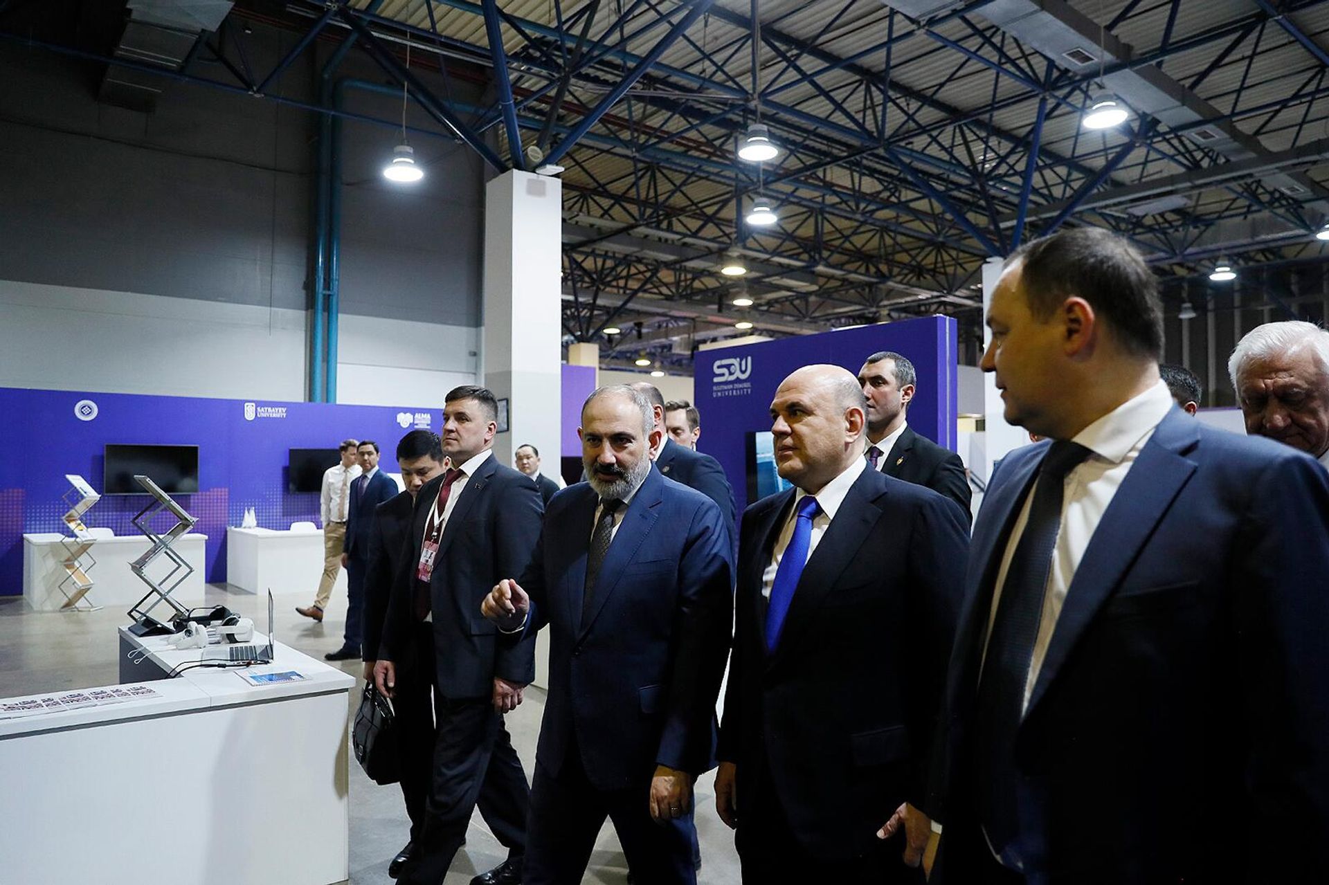 Премьеры стран ЕАЭС на выставке цифровых проектов на полях форума Digital Almaty 2023 (3 февраля 2023). Алматы - Sputnik Армения, 1920, 03.02.2023