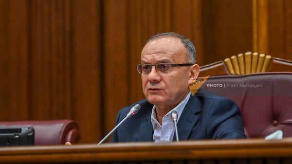 Парламентские слушания по представленному фракцией Армения проекту заявления НС “О закрытии Азербайджаном Лачинского коридора” (3 февраля 2023). Еревaн - Sputnik Армения
