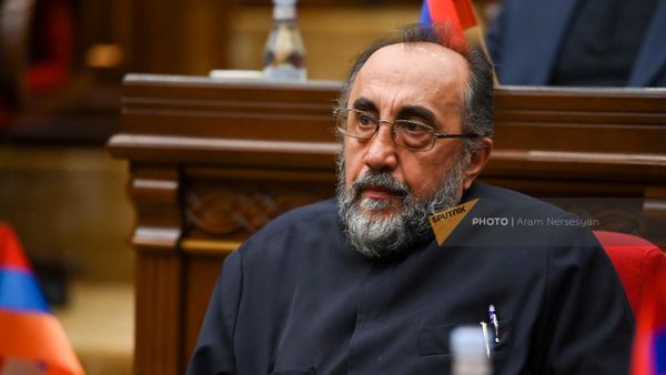  Շիրակի թեմի առաջնորդ Միքայել արքեպիսկոպոս Աջապահյանը  - Sputnik Արմենիա