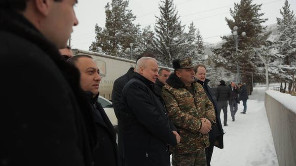 Чрезвычайный и полномочный посол России Сергей Копыркин посетил Джермук и ознакомился с ситуацией на границе (3 февраля 2023). Вайоц Дзор - Sputnik Армения