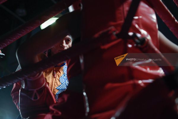 Գայանե Տեր-Բարսեղյանը (R) և Սիրանուշ Ղազարյանը պայքարում են կանանց 48 կգ քաշային կարգում - Sputnik Արմենիա