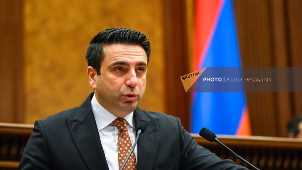 Председатель НС Ален Симонян на очередном заседании НС Армении (7 февраля 2023). Ереван - Sputnik Армения