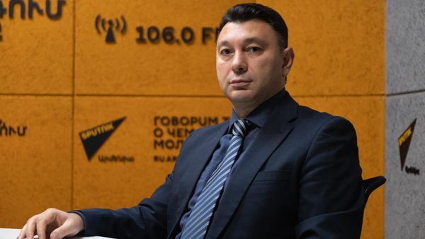 Эдуард Шармазанов в гостях радио Sputnik - Sputnik Արմենիա
