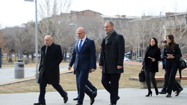 ՀՀ էկոնոմիկայի նախարար Վահան Քերոբյանը Հայ-խորվաթական գործարար համաժողովի ճանապարհին - Sputnik Արմենիա
