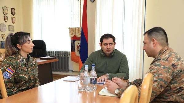 Министр обороны Сурен Папикян посетил миротворческую бригаду ВС и побеседовал с офицерами воинской части (11 февраля 2023) - Sputnik Армения