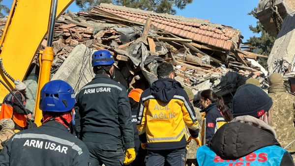 Армянские спасатели в Сирии и Турции продолжают поиски выживших после землетрясений - Sputnik Армения