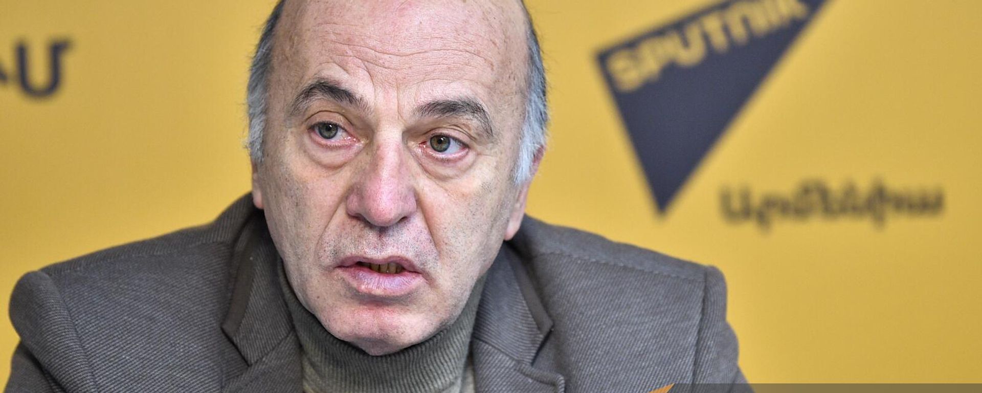 Татул Манасерян на пресс-конференции по теме Экономика Армении в 2022 году в контексте членства страны в ЕАЭС (15 февраля 2023). Еревaн - Sputnik Армения, 1920, 26.12.2023