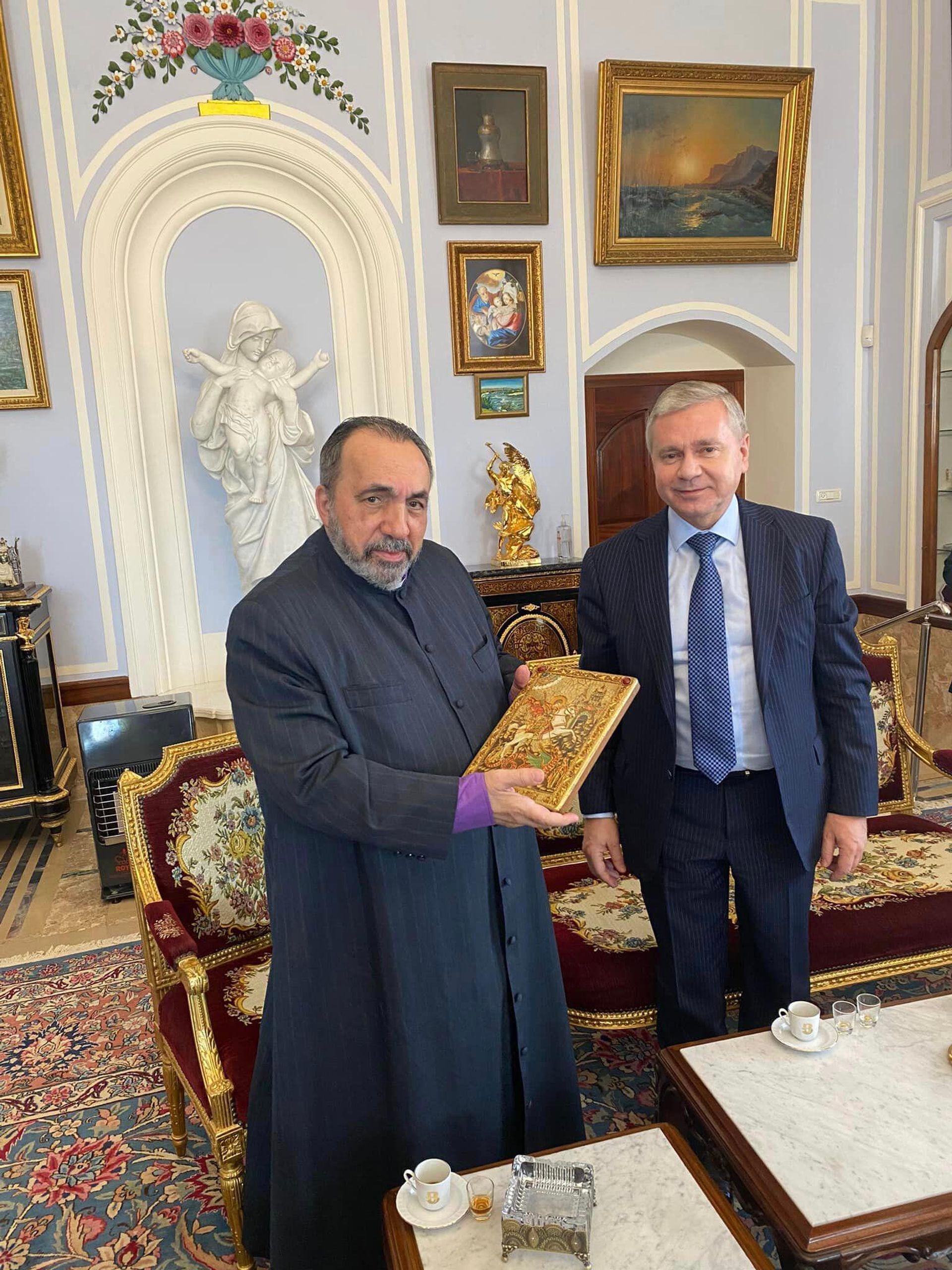 Вице-мэр Москвы Сергей Черемин встретился с Патриархом Нурханом Манукяном, в ходе своего официального визита в Израиль (17 февраля 2023). Иерусалим - Sputnik Արմենիա, 1920, 17.02.2023
