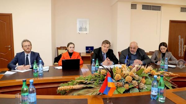 ՀՀ պաշտպանության փոխնախարարն ընդունել է ԵԽԽՎ մոնիտորինգի հանձնաժողովի համազեկուցողներին - Sputnik Արմենիա