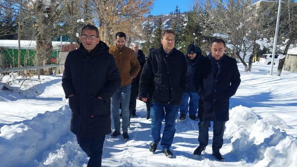 Содокладчики мониторинговой миссии ПАСЕ в сопровождении вице-спикера НС РА Рубена Рубиняна, депутатов и губернатора Вайоц Дзора Арарата Григоряна посетили Джермук (18 февраля 2023). Вайоц Дзор - Sputnik Армения