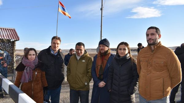 ԵԽԽՎ ներկայացուցիչներն այցելել են Սյունքի և ՀՀ-ն Արցախին կապող ճանապարհի անցակետ - Sputnik Արմենիա