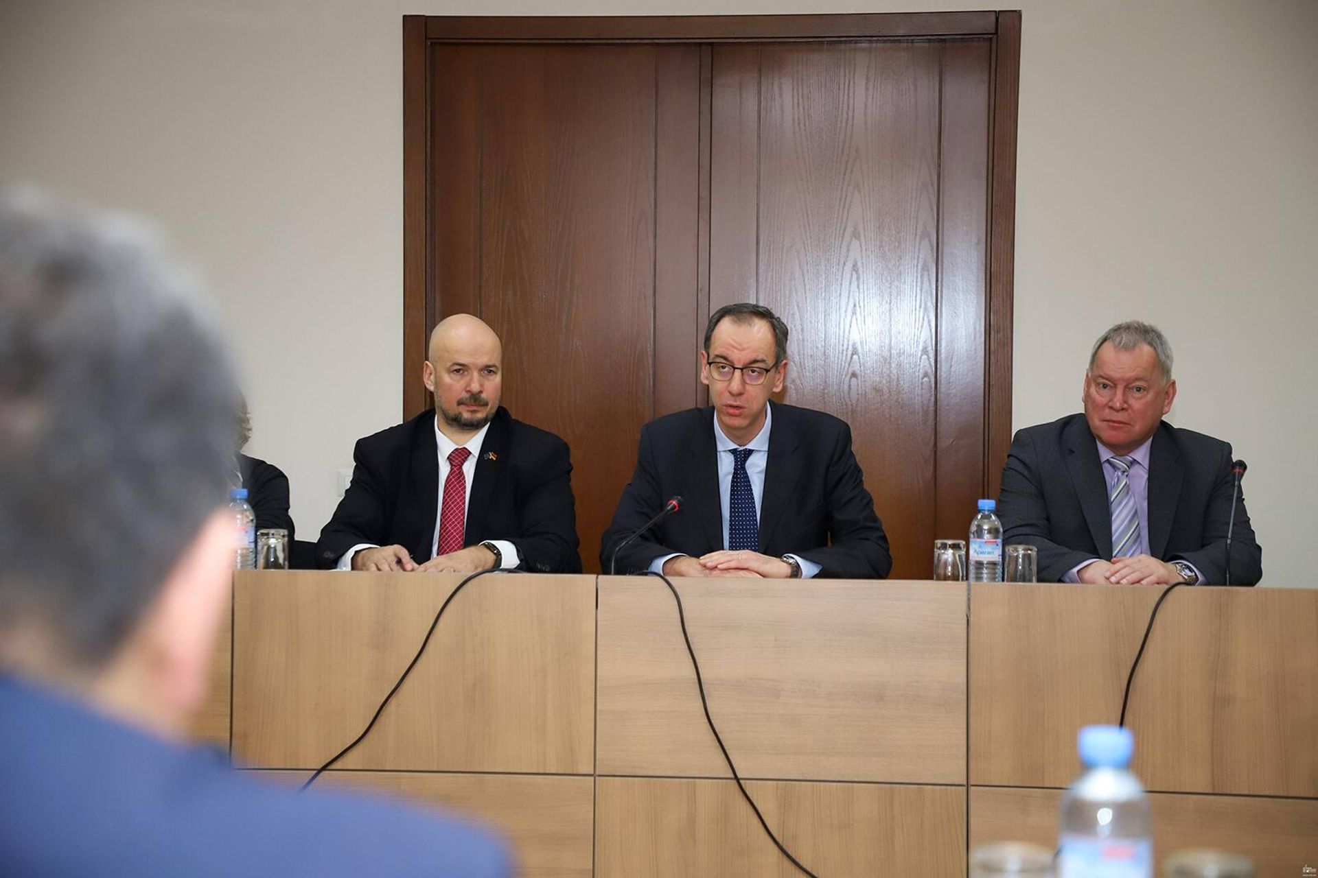 Замминистра иностранных дел РА Паруйр Ованнисян принял делегацию, возглавляемую командующим гражданскими действиями европейской службы внешних действий ЕС Стефано Томатом (20 февраля 2023). Еревaн - Sputnik Արմենիա, 1920, 20.02.2023