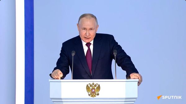 Никто из простых граждан РФ не пожалел тех, кто лишился яхт и дворцов за границей - Путин - Sputnik Армения