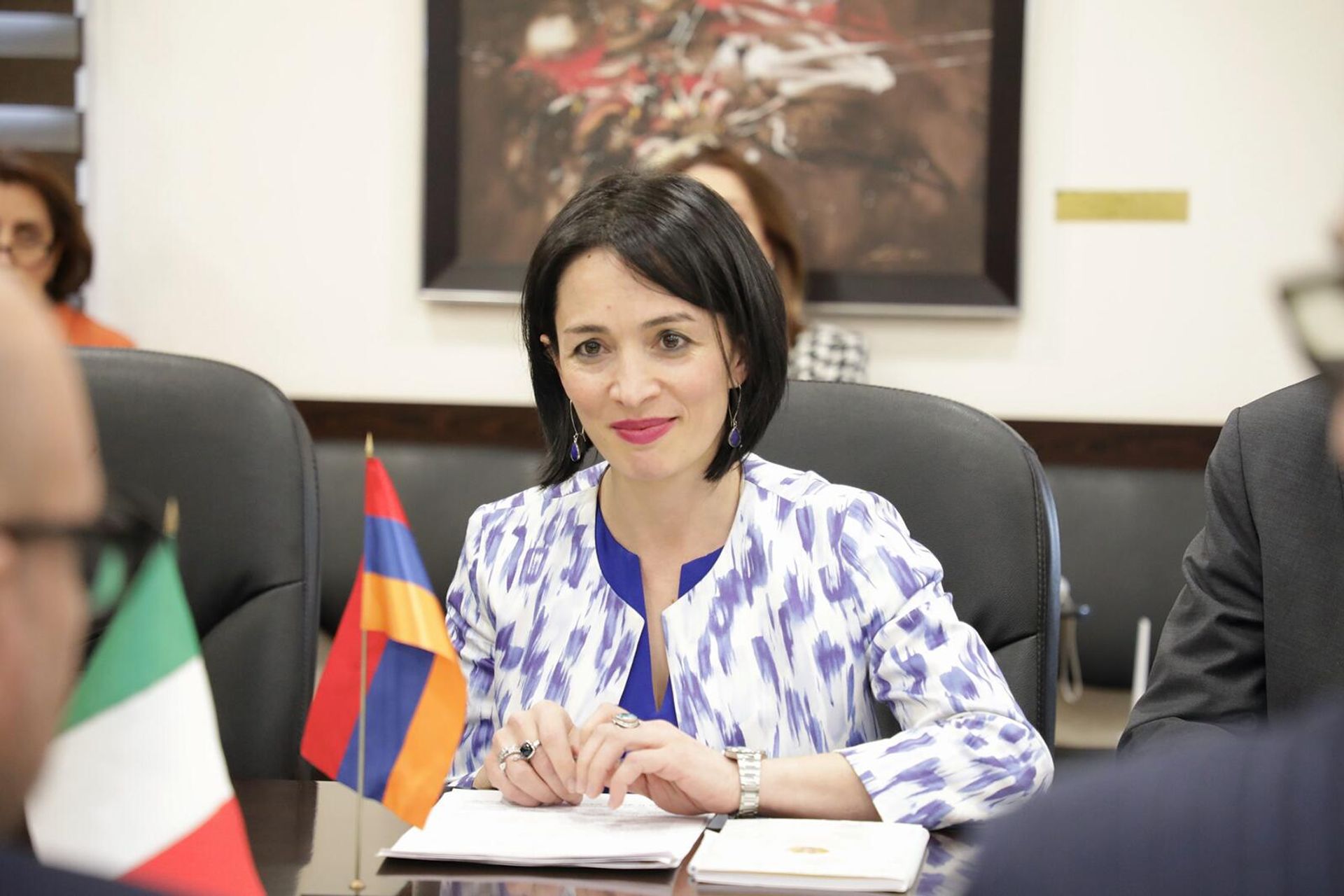 Министр ОНКС Жанна Андреасян приняла делегацию, возглавляемую министром культуры Италии Дженнаро Санджулиано (22 февраля 2023). Еревaн - Sputnik Արմենիա, 1920, 22.02.2023
