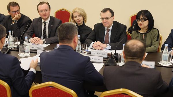 Встреча министра территориального управления и инфраструктур РА Гнела Саносяна и заместителя генерального директора госкорпорации Росатом Николая Спасского (22 февраля 2023). Еревaн - Sputnik Армения