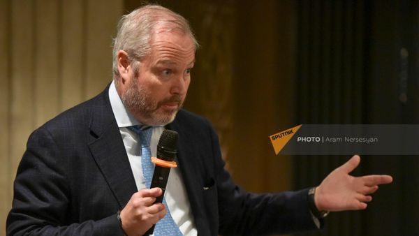 Член совета директоров компании Лидиан Армения Джеффри Коуч на церемонии подписания меморандума о сотрудничестве между правительством Армении, Евразийским банком развития и ЗАО Лидиан Армения (22 февраля 2023). Еревaн - Sputnik Армения