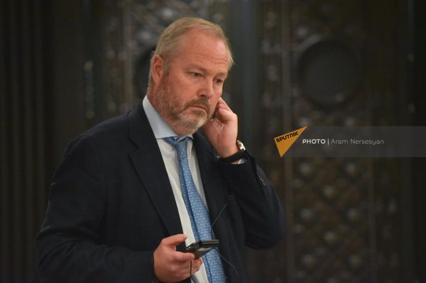 Член совета директоров компании Лидиан Армения Джеффри Коуч на церемонии подписания меморандума о сотрудничестве между правительством Армении, Евразийским банком развития и ЗАО Лидиан Армения (22 февраля 2023). Еревaн - Sputnik Армения
