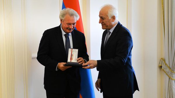 ՀՀ նախագահ Վահագն Խաչատուրյանը և Լյուքսեմբուրգի արտաքին և եվրոպական գործերի նախարար Ժան Ասելբորնը - Sputnik Արմենիա