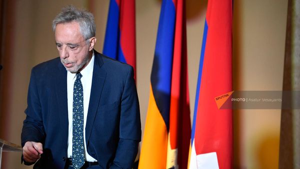 Вардан Осканян на научно-практической конференции Императив международного признания Республики Арцах (24 февраля 2023). Еревaн - Sputnik Армения